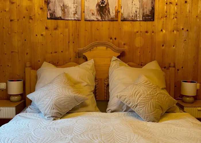 Haus Raphael - Schnitzereien - Am Waldrand - Hunde Willkommen - Nähe Burghausen Altötting Apartment *